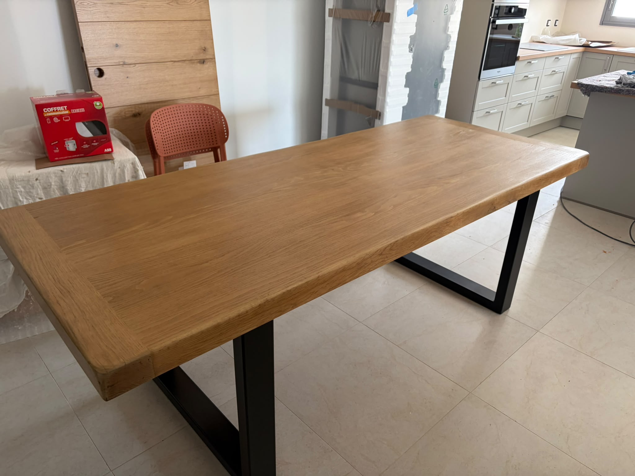 Seconde table rénovée en bois massif et acier